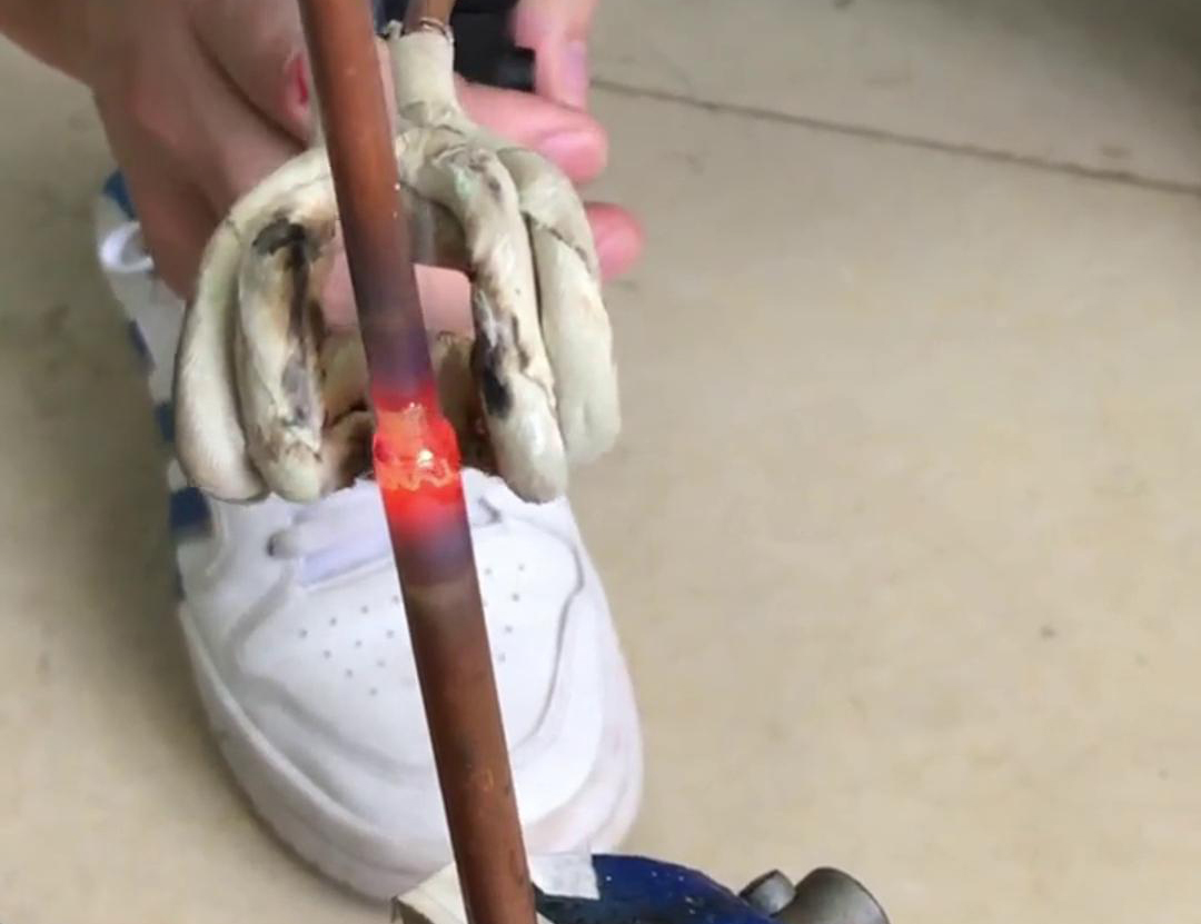 手持式高頻焊接設(shè)備，4-16銅管焊接，2秒焊接完成，代替火焰焊接，安全省時(shí)省人工